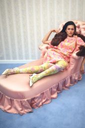 Amelia Gray Unveils Retro Glamour for VOGUE España
