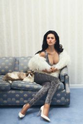 Amelia Gray Unveils Retro Glamour for VOGUE España