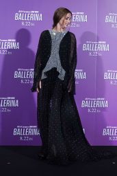 Ana de Armas Unveils Custom Louis Vuitton in Tokyo