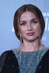 Ana de Armas Unveils Custom Louis Vuitton in Tokyo