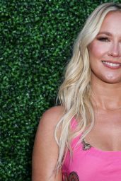 Anna Camp’s Playful Premiere Style
