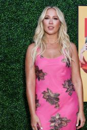 Anna Camp’s Playful Premiere Style
