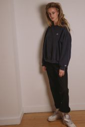 Anna van Patten Unveils Theatrical Chic