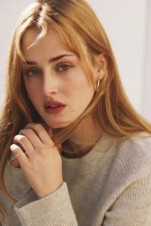 Anna van Patten Unveils Theatrical Chic