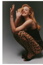 Anna van Patten Unveils Theatrical Chic