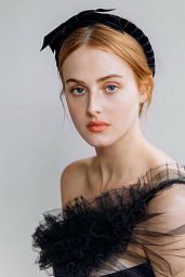 Anna van Patten Unveils Theatrical Chic
