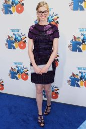 Anne Hathaway Unveils Gucci Fringe Fantasy at Rio Premiere – LA 2011