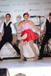 Ariana Grande Performs in Candy-Pop Couture at Macy’s Summer Blowout – 2011