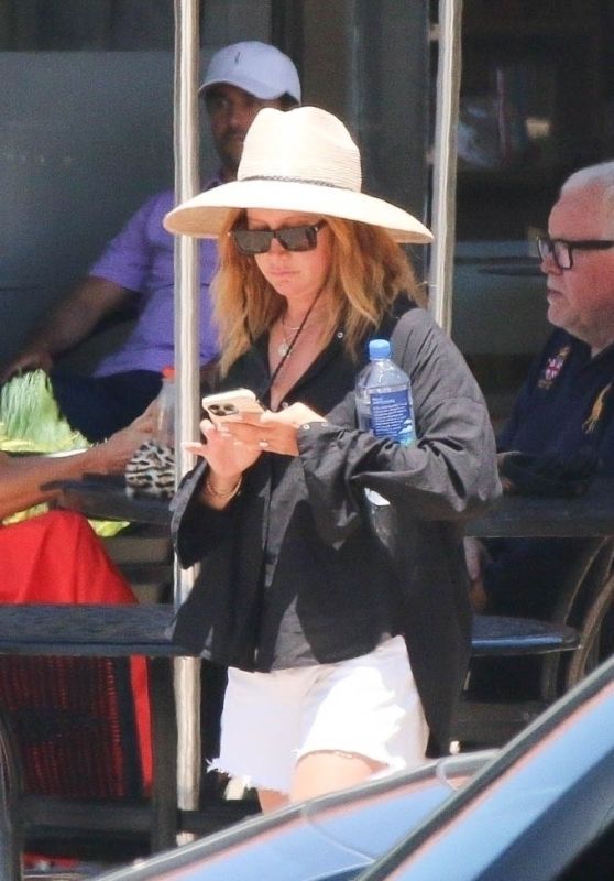 Ashley Tisdale’s Casual Malibu Lunch with Family