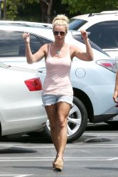 Britney Spears Attends Forever Bella in Calabasas – Aug 3rd 2013