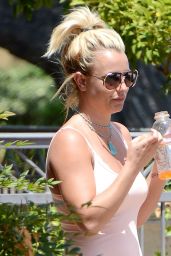 Britney Spears Attends Forever Bella in Calabasas – Aug 3rd 2013