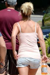 Britney Spears Attends Forever Bella in Calabasas – Aug 3rd 2013