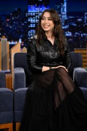 Cristin Milioti's Darkly Glamorous Tonight Show Look