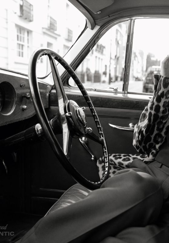 Dakota Johnson Unveils a London Cinematic Style Dakota Johnson Unveils a London Cinematic Style