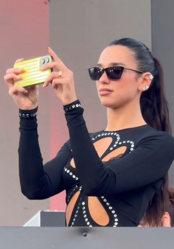 Dua Lipa Sunny Hill Festival Festival Style