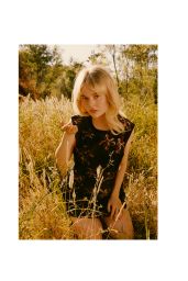 Emily Alyn Lind’s Summer of “Cyber Romance” for Schön!