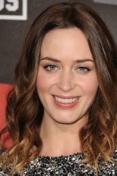 Emily Blunt Debuts Sequined Elegance at Critics’ Choice 2011