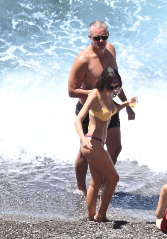 Emily Ratajkowski