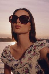 Emily Ratajkowski Unveils Tory Burch Eyewear Fall 2025