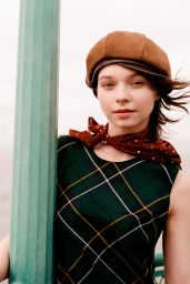 Emma Myers Debuts Seaside Preppy for Seventeen August 2025