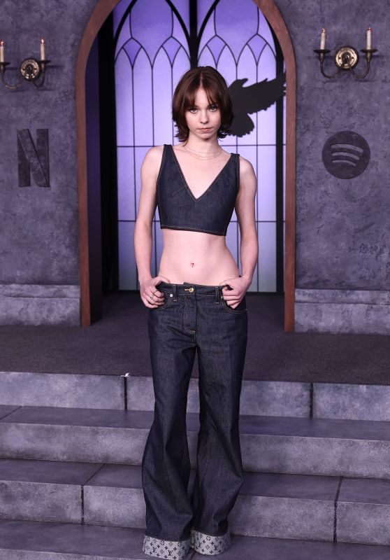 Emma Myers Unveils Urban Chic at "Wednesday" Graveyard Gala