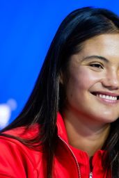 Emma Raducanu Debuts Playful Power at US Open Practice