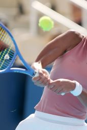 Emma Raducanu’s Powerful Court Style at Cincinnati Open