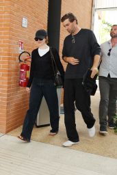 Emma Stone Venice August 2025 Outfit: Casual Chic Style Breakdown