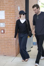 Emma Stone Venice August 2025 Outfit: Casual Chic Style Breakdown