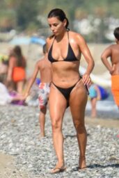 Eva Longoria Unveils Minimalist Glamour in Marbella