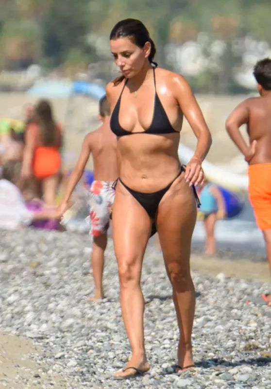 Eva Longoria Unveils Minimalist Glamour in Marbella