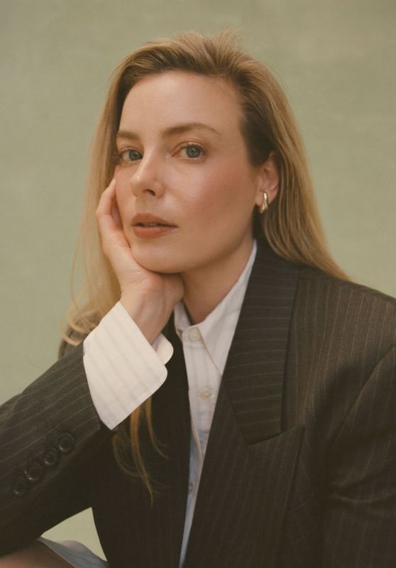 Gillian Jacobs GLAMOUR Mexico August 2025
