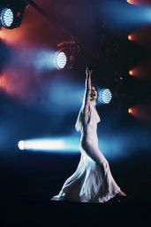 Gracie Abrams Debuts Ethereal Stage Style in LA