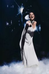 Gracie Abrams Debuts Ethereal Stage Style in LA