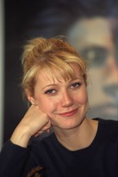 Gwyneth Paltrow Attends Berlin Film Fest in Emblematic Black – 1998