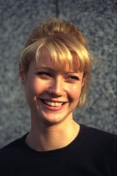 Gwyneth Paltrow Attends Berlin Film Fest in Emblematic Black – 1998