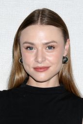 Hayley Erin Attends Y&R Fan Event in Burbank – Denim Redux