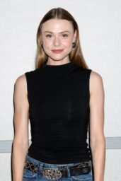 Hayley Erin Attends Y&R Fan Event in Burbank – Denim Redux