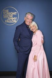 Helen Mirren’s Gilded Elegance on The Tonight Show