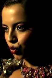 Isabela Merced Unveils Flapper-Chic 