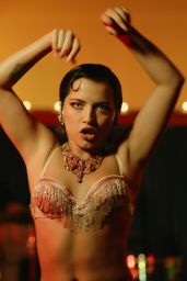 Isabela Merced Unveils Flapper-Chic 