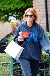 Isla Fisher Spotted Post-Pampering at Skin Glow – Notting Hill