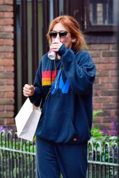 Isla Fisher Spotted Post-Pampering at Skin Glow – Notting Hill