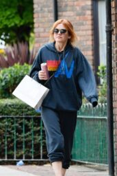 Isla Fisher Spotted Post-Pampering at Skin Glow – Notting Hill