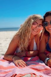 Izzy Lamberti: Effortless Seaside Style