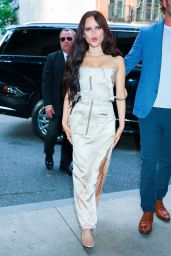 Jenna Ortega’s Gothic Glamour: Dissecting Her New York Press Day Style