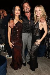 Jennifer Holland Debuts Crocheted Elegance at HBO Premiere