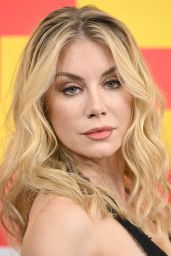 Jennifer Holland Debuts Crocheted Elegance at HBO Premiere