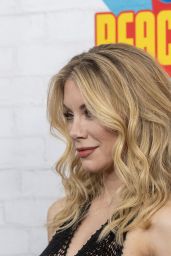 Jennifer Holland Debuts Crocheted Elegance at HBO Premiere