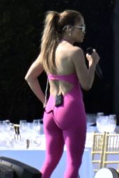 Jennifer Lopez’s Vibrant Rehearsal Style